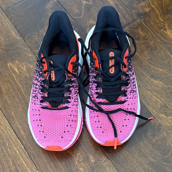 UA Infinity Hova Pink and Black Running Shoes. Like new used for casual use only - Picture 1 of 6